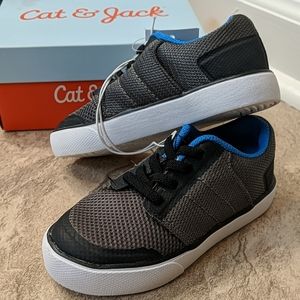 NEW Cat & Jack Grey Slip on Sneakers Toddler Sz 8